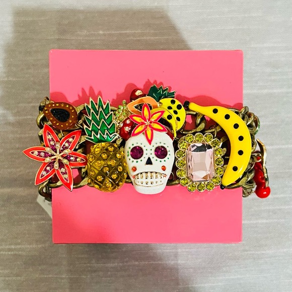 New Betsey Johnson Rio Sugar Skull Wide Multi-Charm Bracelet - Picture 2 of 5
